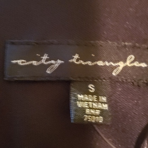City triangles NWT Little black Romper - Picture 5 of 5